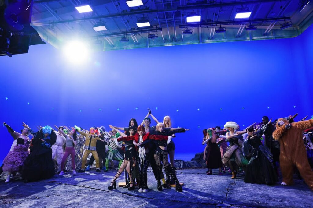 260428 LE SSERAFIM - CELEBRATION (تصوير حصري لمجلة ELLE خلف الكواليس)