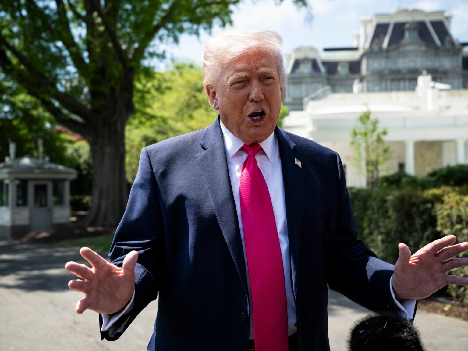 "كفى تعني كفى".. ترمب يحظر على إسرائيل قصف لبنان | أخبار