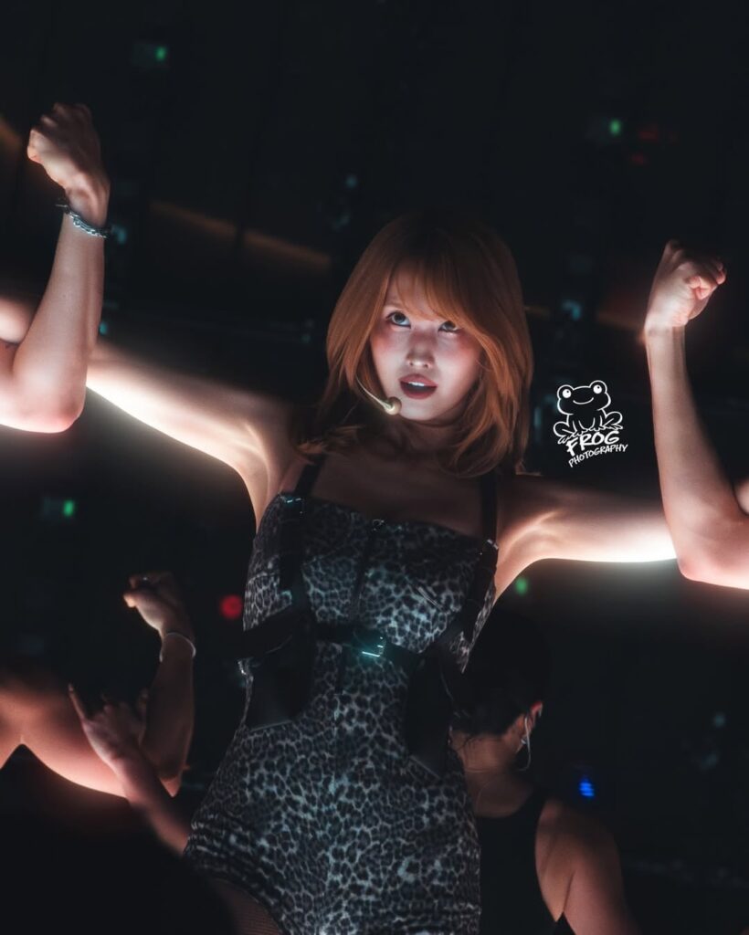 تحديث انستقرام 260427 frogphotography - مرتين في جولتهم العالمية  في أوستن في مركز مودي - الجزء 2