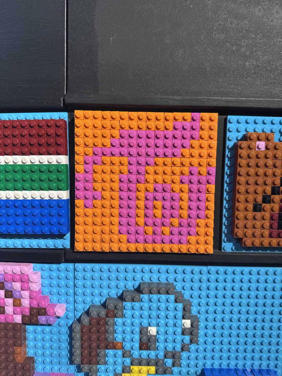 ذهبت إلى Busan Sea Life وقمت ببناء شعارهم في معرض Lego 😁