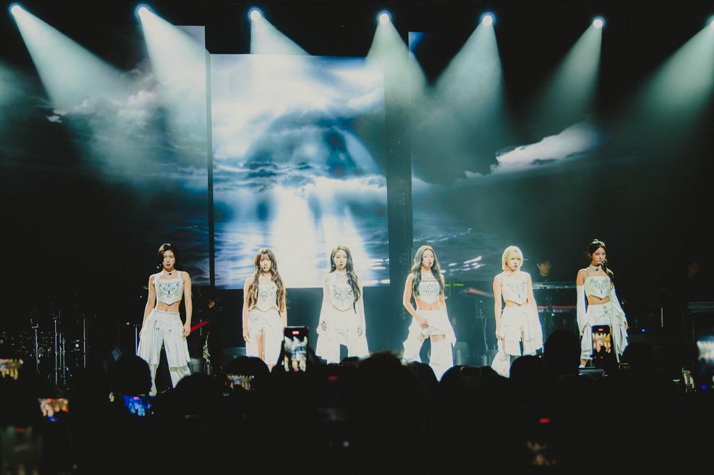 NMIXX - جولة NMIXX Talk الأولى، تسجيل أغنية منفردة لأغنية K-Pops لفرقة Anderson .Paak! فيلم و"تجربة" على الموسيقى الجديدة @ Billboard (260424)