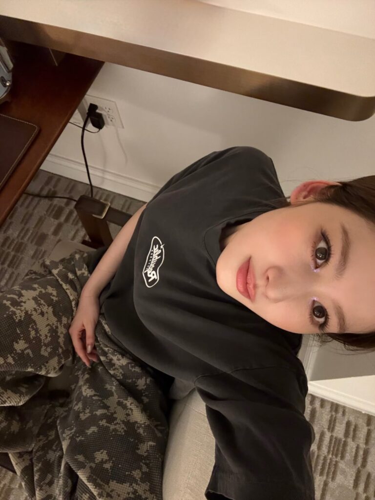 260412 تحديث سانا على الانستقرام | 🌈🌟🍄🏰🚩