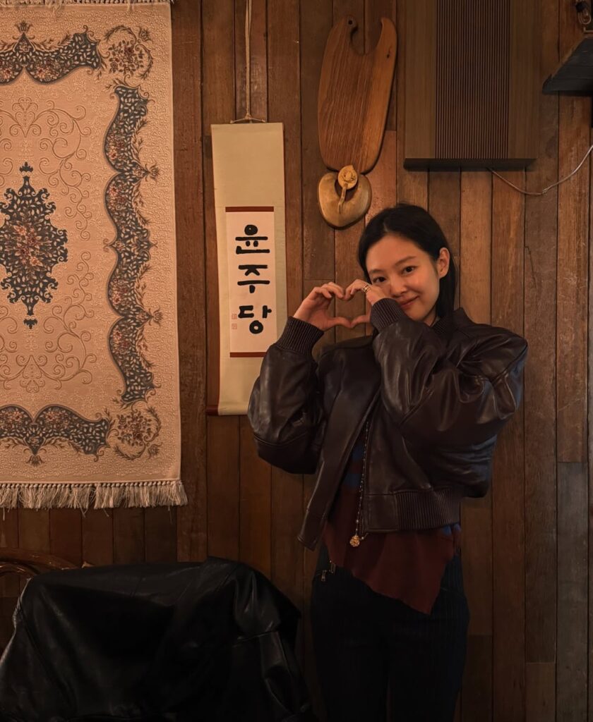 260417 تحديث yunjudang على الانستقرام مع جيني