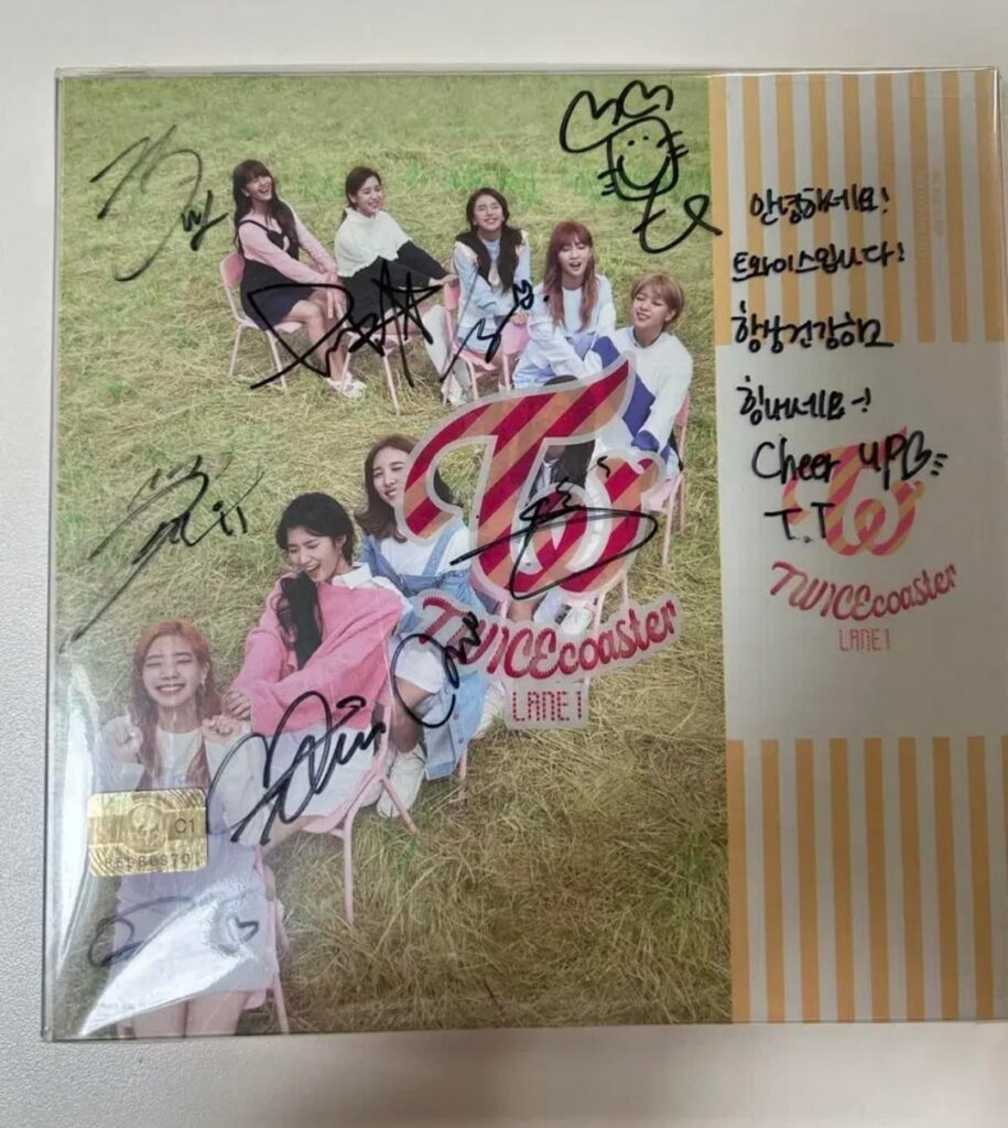 سؤال حول الألبومات الموقعة