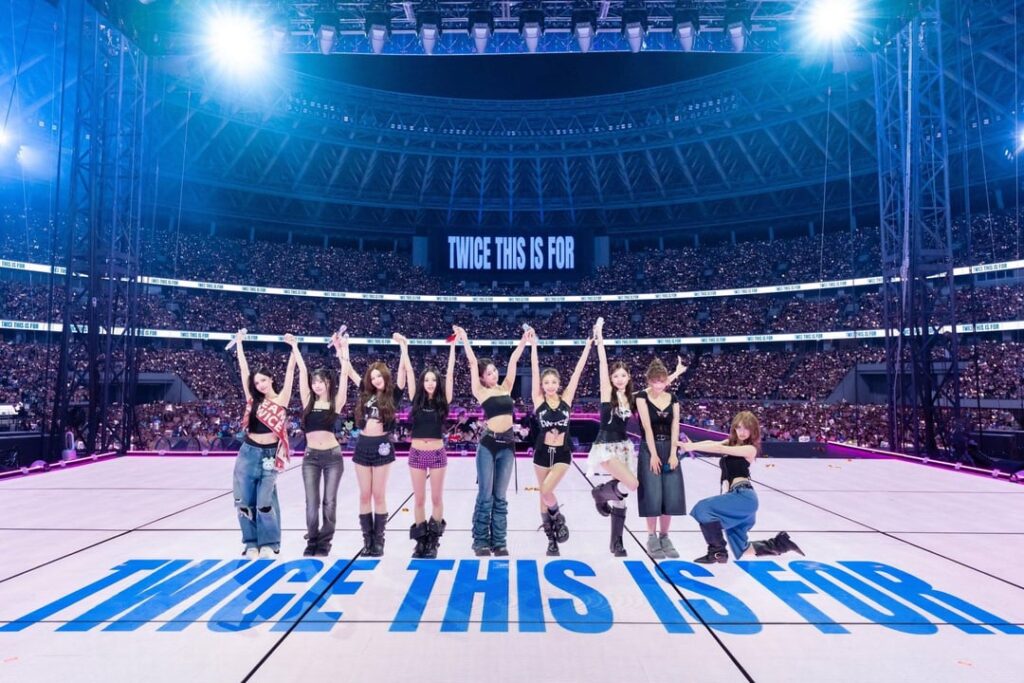 260427 تحديث تويتر اليابان - مرتين  الجولة العالمية في ملعب اليابان MUFG (الملعب الوطني) تنتهي اليوم الثاني 🏟️