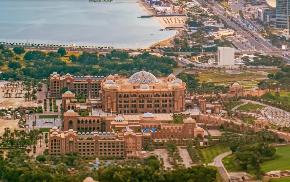 أبوظبي تعلن عن إطلاق منصة "عضيد" لتعزيز استدامة سلاسل الإمداد وتسهيل التجارة