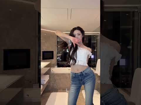 ITZY YUNA - Hooligan (orig. BTS) (تحدي الرقص) (260412)