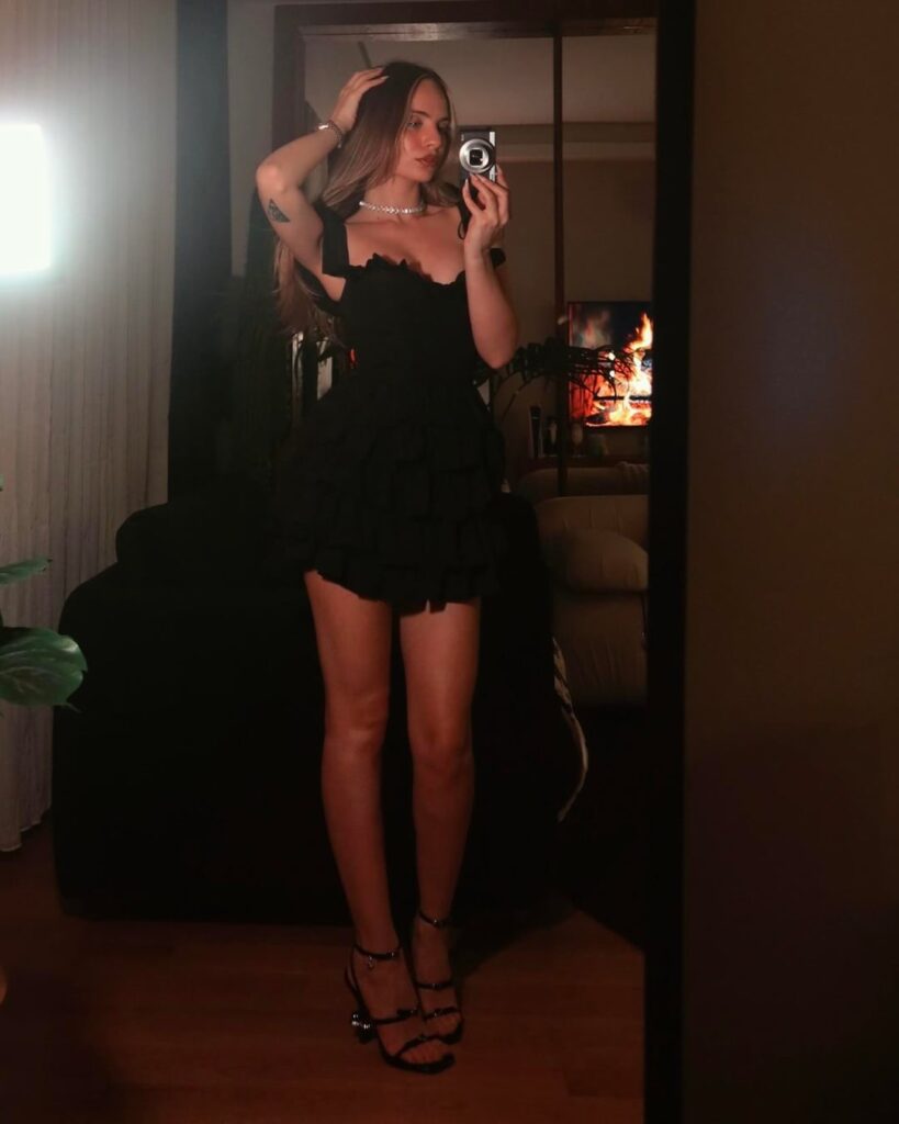 Cemre Solmaz Netleştirilmiş 4K