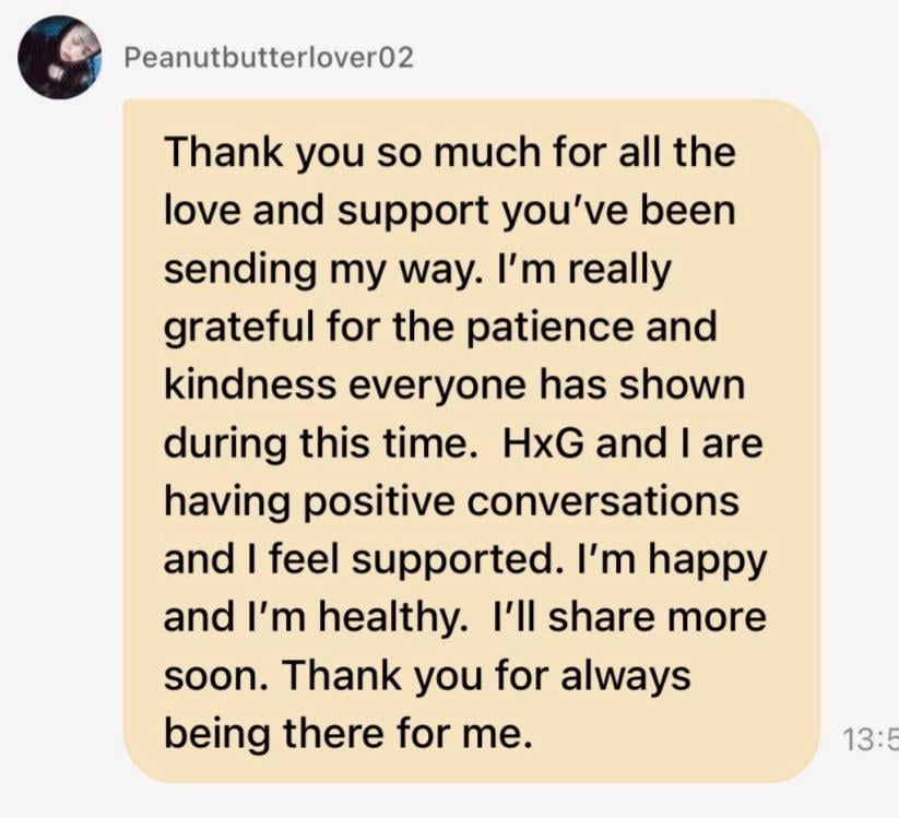 KATSEYE Manon تشارك بيانًا عبر Weverse DMS بعد إزالة المجموعة من سيرتها الذاتية على Instagram