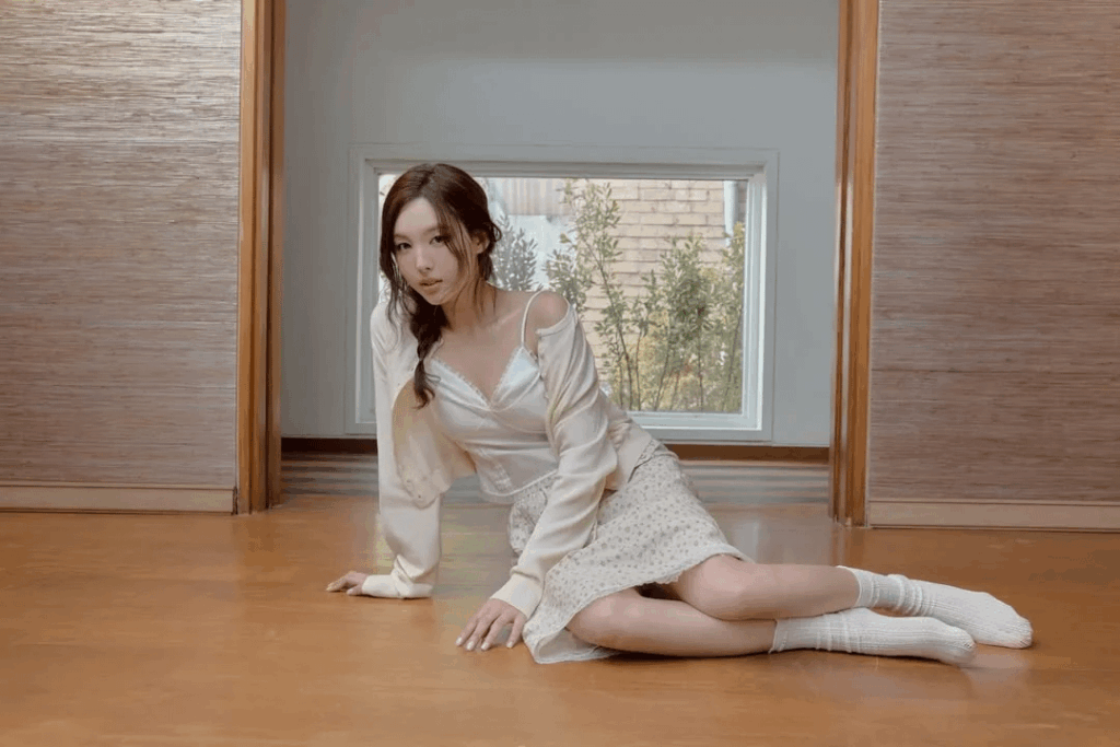 260415 NAYEON x GROVE 2026 SS مجموعة التقاط الصور [Imgur Album]