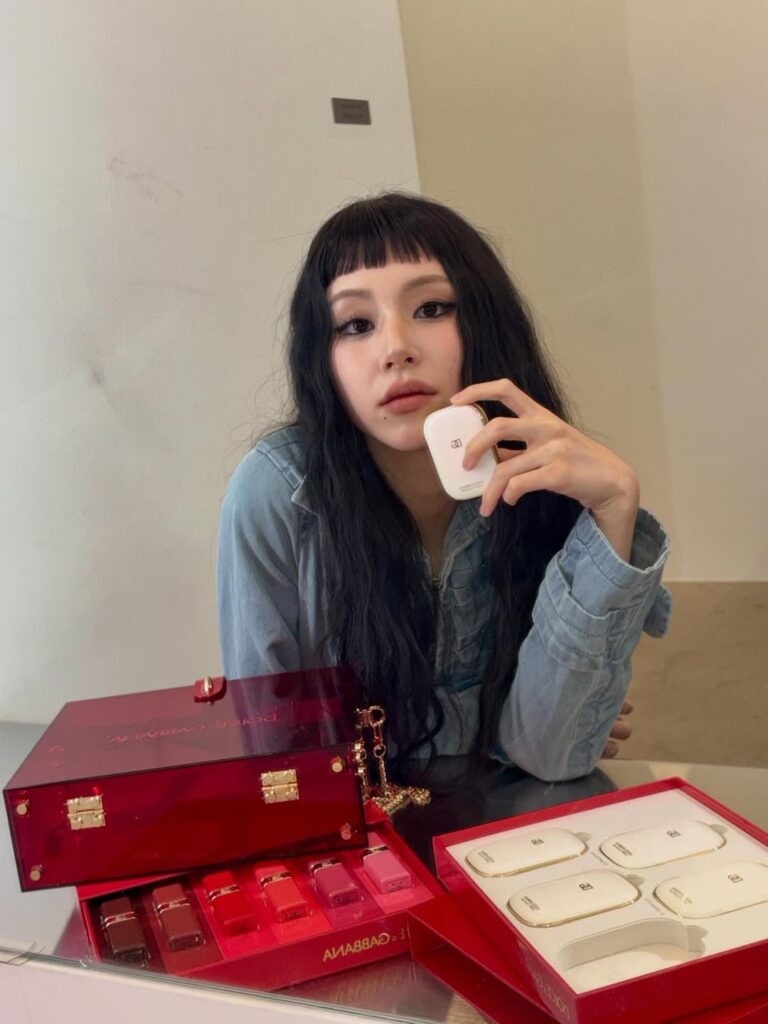 260409 تحديث تشايونغ على الانستقرام - ترقبوا 💋.💄#DGBeauty #DGMakeup