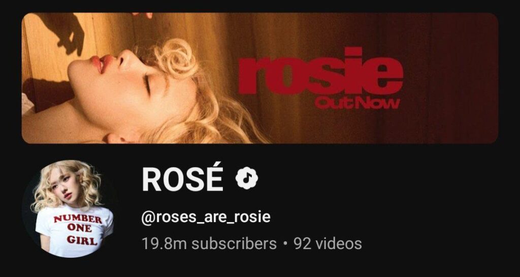 وصلت قناة ROSÉ الآن إلى 19.8 مليون مشترك على YouTube. على بعد 500 ألف من PSY ليصبح عازف الكيبوب المنفرد الأكثر اشتراكًا.
