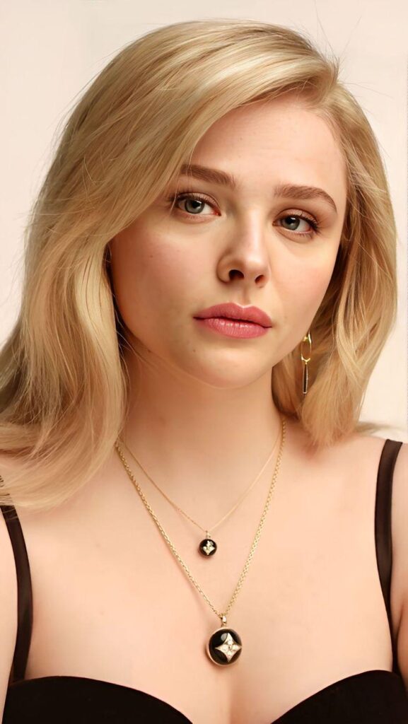 Chloë Grace Mortez