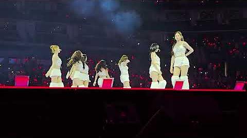 مرتين - هذه لقطات الحفلة الموسيقية لشارلوت.