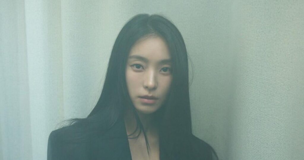 وقعت فرقة SISTAR Yoon Bora عقدًا حصريًا مع وكالة The Entertainment