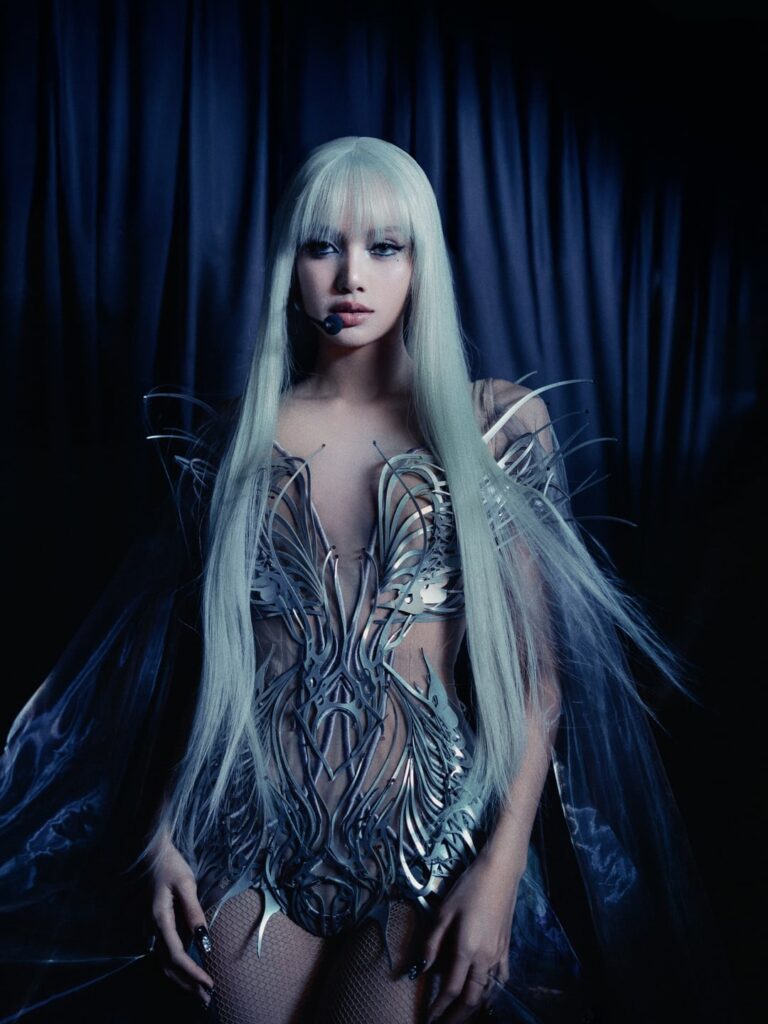 260421 تحديث irisvanherpen على IG مع ليزا