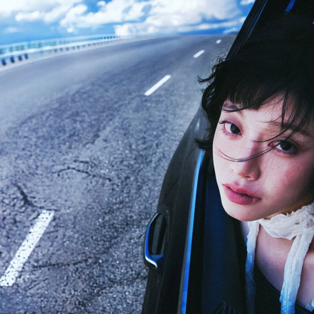 Heegyu - 1st EP: The Broken Hitchhiking (غلاف الألبوم + التغليف)