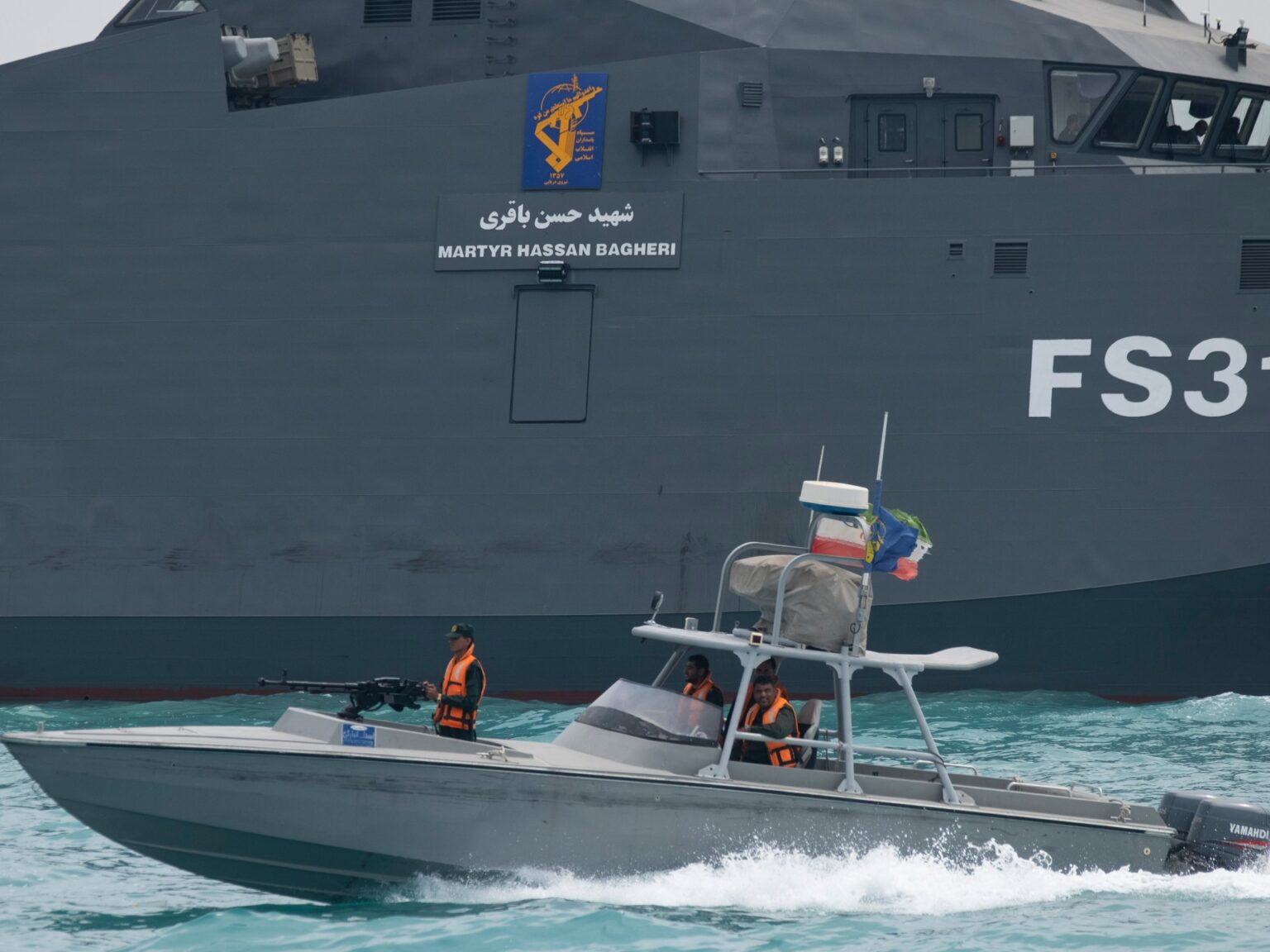 الحرس الثوري يحذر: الاقتراب من مضيق هرمز سيُعد تعاونا مع العدو | أخبار