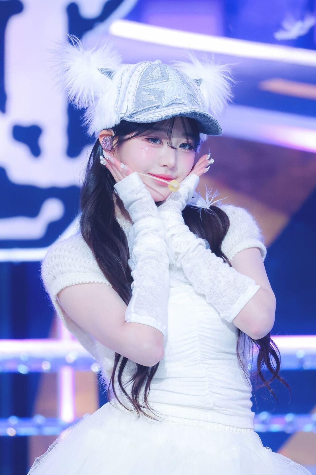 هل يعرف أحد ما إذا كانت هذه القبعة تباع في أي مكان؟