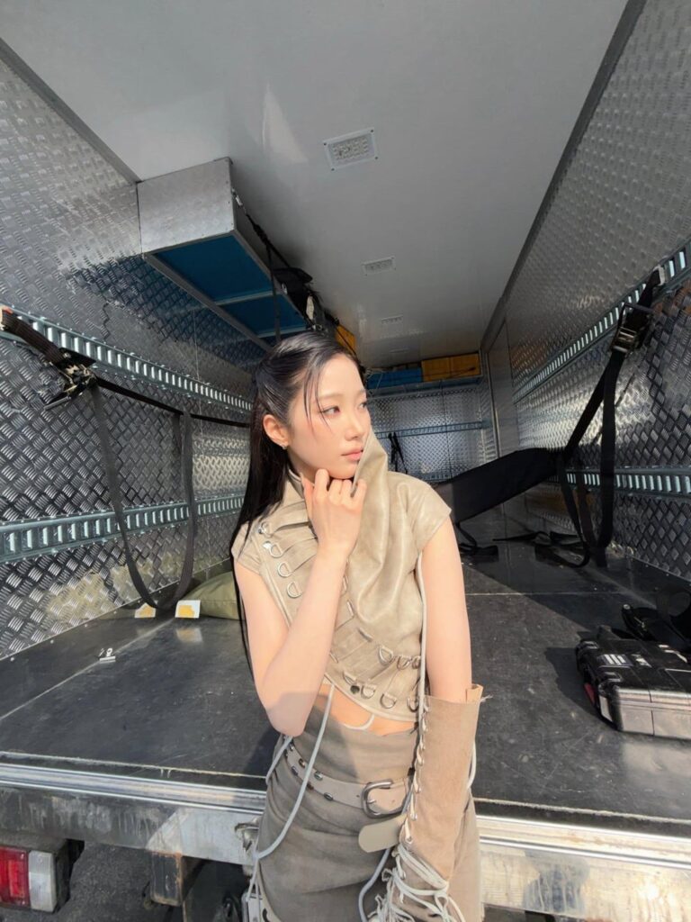 260424 تحديث انستقرام كازوها. كيم تشايون