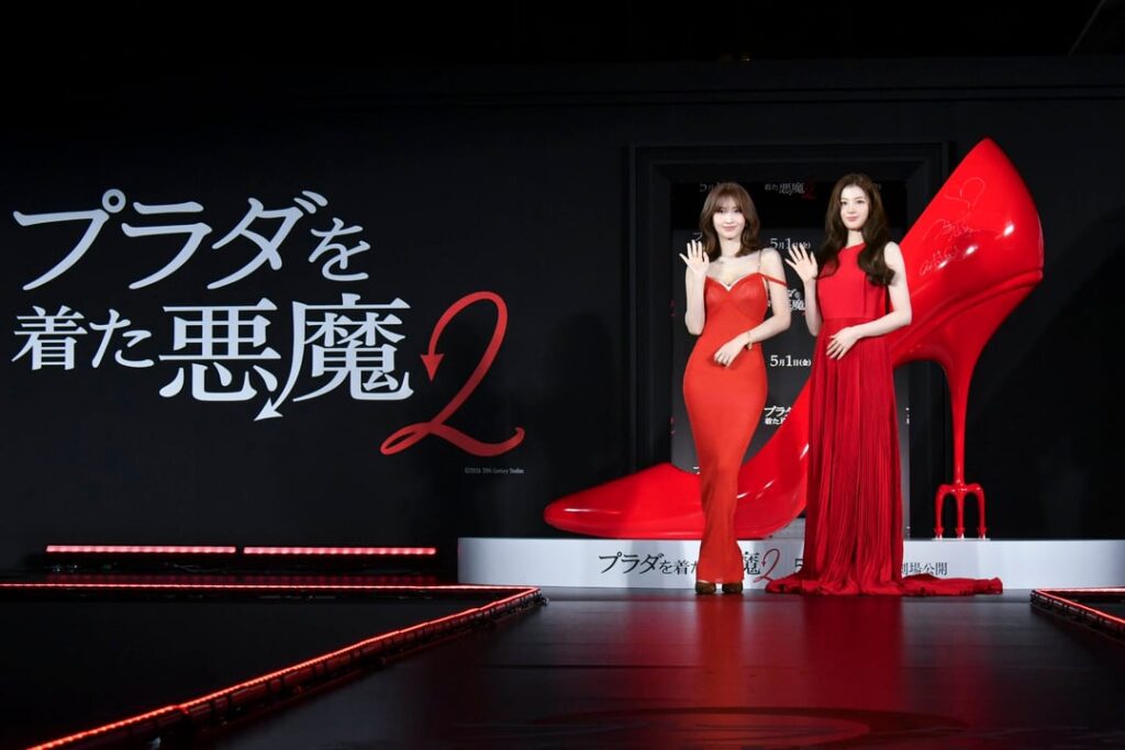 260424 تحديث تويتر 20th Century Studios Japan - تم تعيين MOMO من TWICE وSANA كسفراء لليابان لـ 『The Devil Wears Prada 2』 🎉 تم الإعلان اليوم، 23 أبريل، في العرض الأول في اليابان، مع رسالة مفاجئة من ميريل ستريب وآن هاثاواي 📣