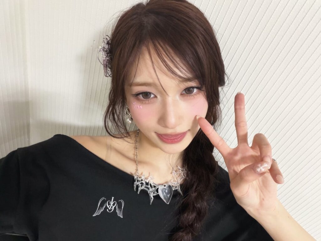 260422 تحديث تويتر الرسمي لليابان مع Leeseo - شكرًا جزيلاً لحضوركم العرض المباشر! 💖💕💕💫دعونا نبقى معًا إلى الأبد! أحبك! 🌸