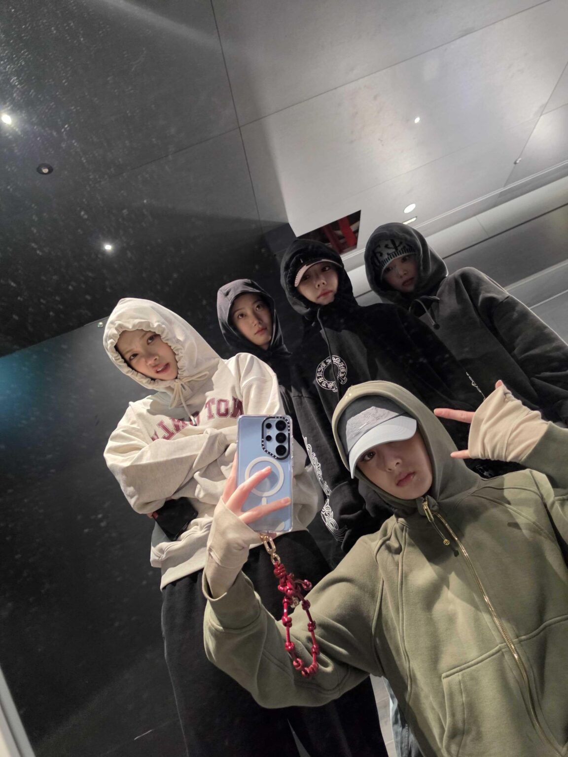 260406 - تحديث هوه يونجين على الويفيرس مع السيرافيم