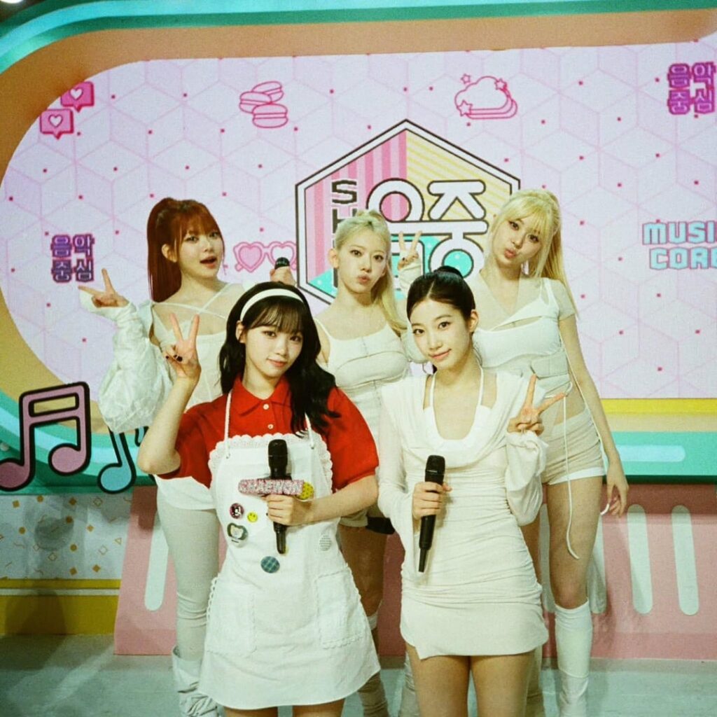 260425 تحديث إنستغرام لـ Kim Kangseok (MBC Music Core PD) مع LE SSERAFIM (مع AND2BLE Kim Gyuvin & TWS Dohoon)