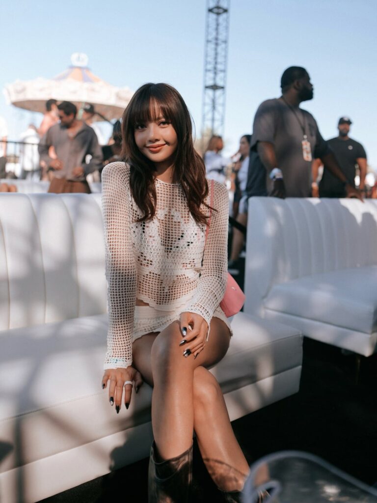 260416 تحديث انستقرام يدور مع ليزا وجيني