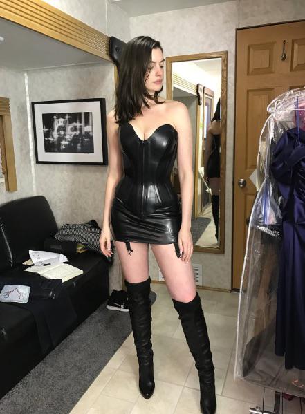 Anne Hathaway Anne Hathaway