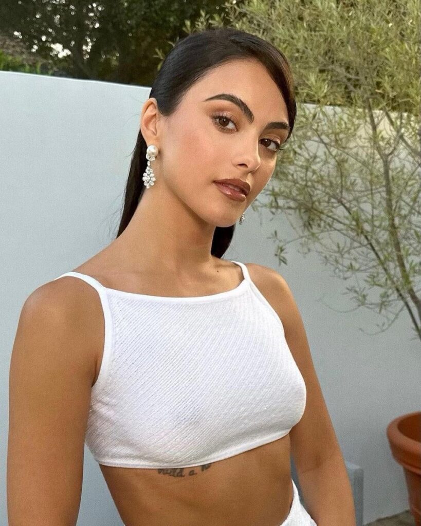Camila Mendes