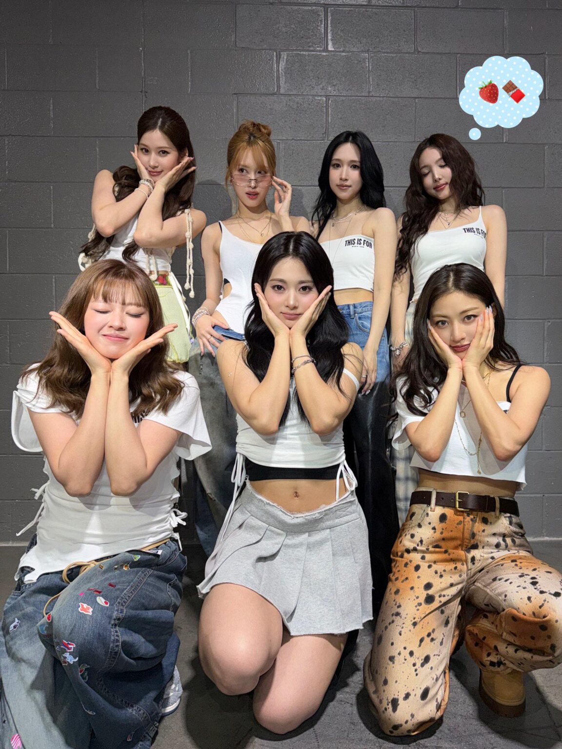 260401 تحديث تويتر - توايس  جولة عالمية في شارلوت شارلوت ذات مرة، كنت كل شيء الليلة 🍫🍓