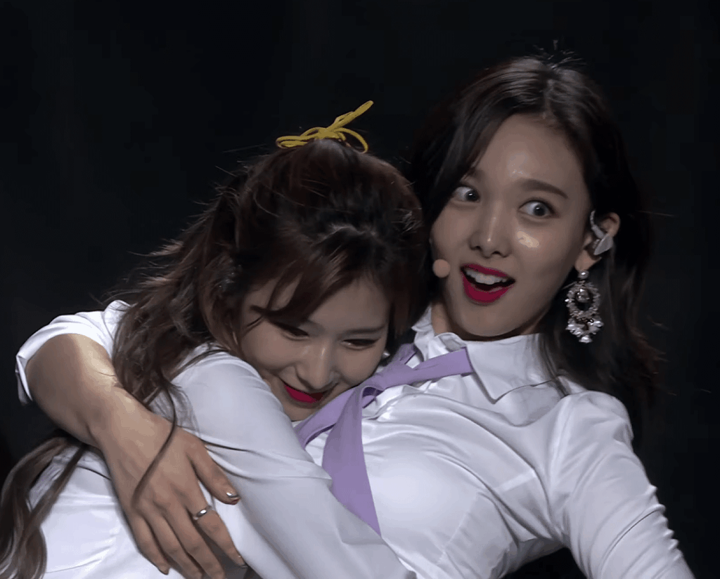 مرتين بالزي المدرسي