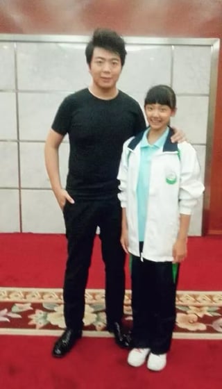 260429 تحديث نينغ نينغ على الويبو مع عازف البيانو لانغ لانغ