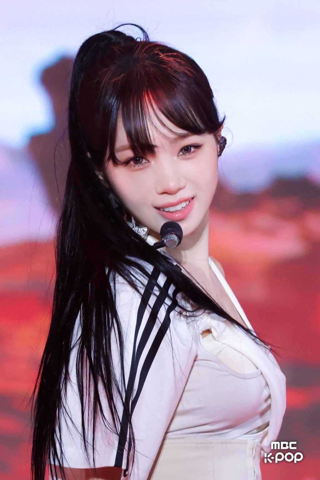 260430 LE SSERAFIM - احتفال (260425 صور أداء) @ MBC Show! جوهر الموسيقى