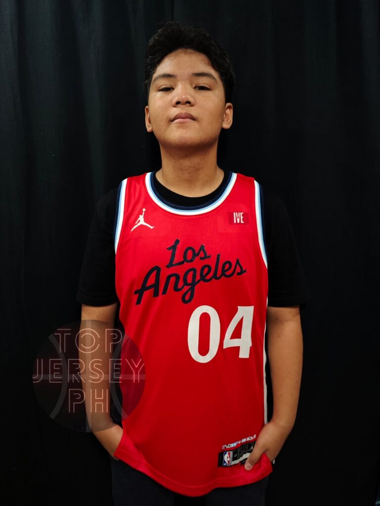 قميص كليبرز مع شعار IVE مخصص