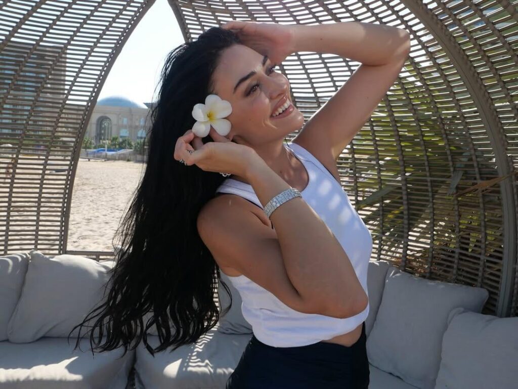 Esra Bilgiç Esra Bilgiç