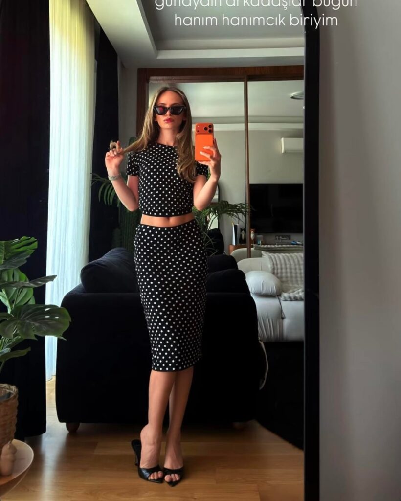 Cemre Solmaz Netleştirilmiş 4K