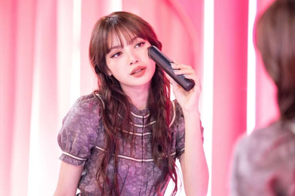 260409 ليزا @ Medicube's Coachella Glow Stage