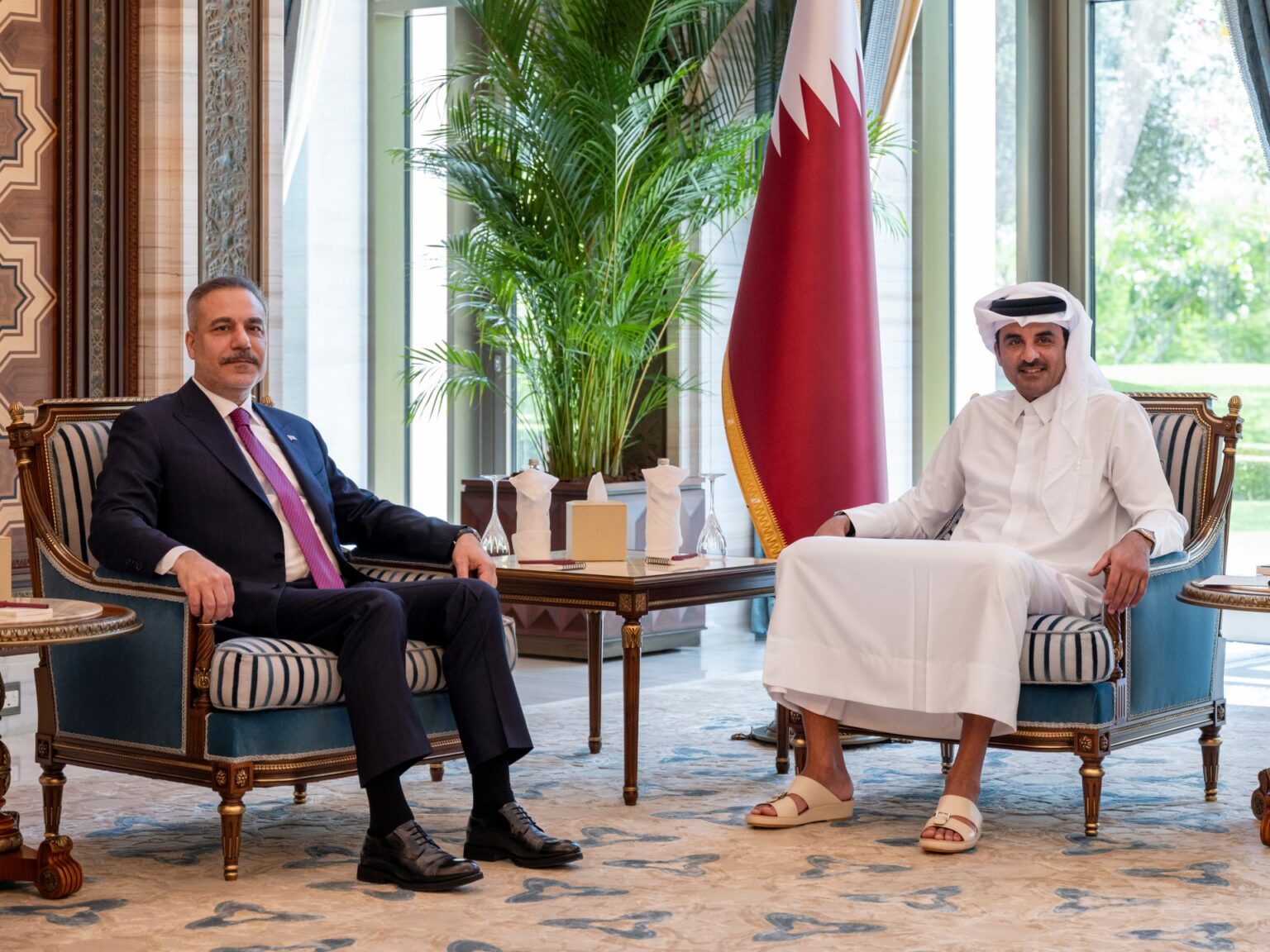 أمير قطر ووزير الخارجية التركي يبحثان خفض التصعيد بالمنطقة | أخبار