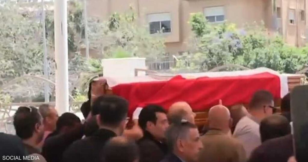 "مظاهرة حب" في وداع هاني شاكر.. لحظات مؤثرة من صلاة الجنازة