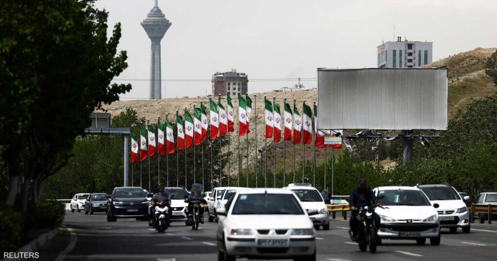 إيران.. “تيار متشدد” يعرقل التوصل إلى اتفاق مع واشنطن إيران.. "تيار متشدد" يعرقل التوصل إلى اتفاق مع واشنطن