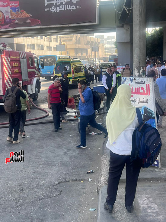  السيطرة الكاملة على الحريق الذي اندلع بكشك تجاري بمنطقة الفجالة  (12)