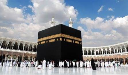خلال-تأديته-مناسك-الحج.-ممثل-شهير-يتعرض-لإصابة-في-قدمه-(صور)
