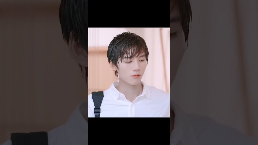👀👀😚😚 #professionalsingle #songyiren #dengchaoyuan #youku #عزباء_محترفة #shorts #cdrama #aarondeng