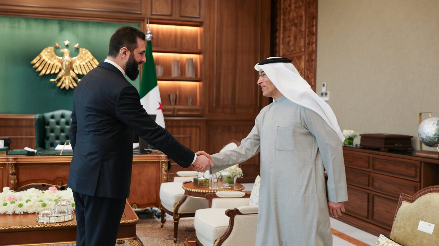 الرئيس السوري يستقبل وفداً إماراتياً برئاسة محمد العبّار لاستعراض الفرص الاستثمارية