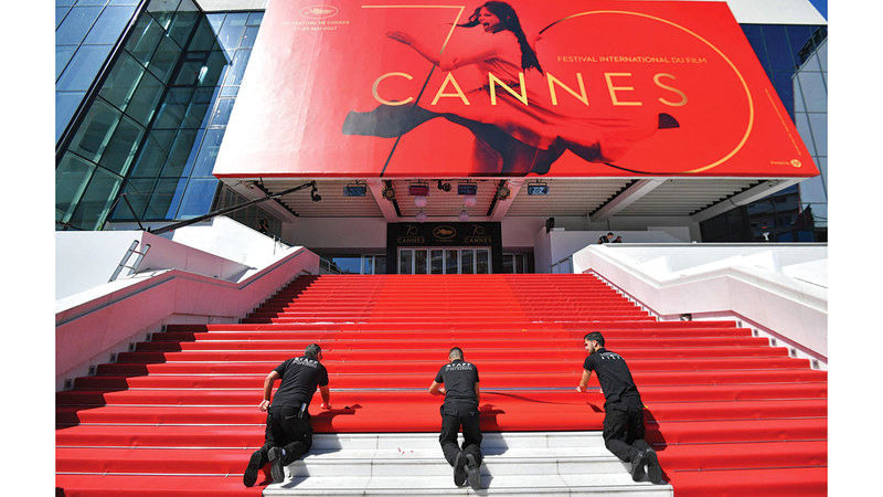 «كان السينمائي».. تغيب عنه هوليوود وترقّب لوثائقي «ديكتاتورية الملالي»