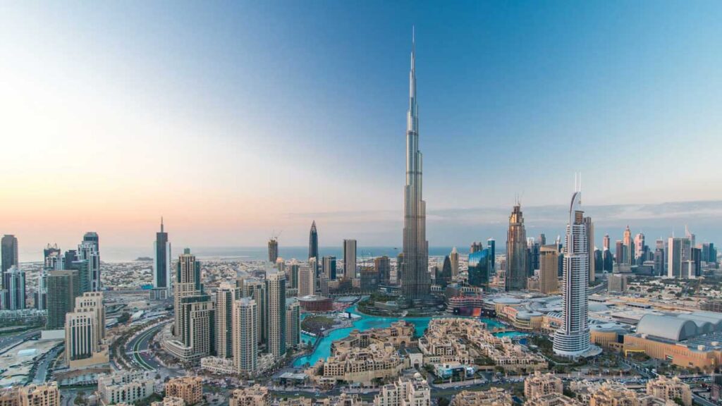 حمدان بن محمد يعتمد 1.5 مليار درهم إضافية من التسهيلات الاقتصادية في دبي