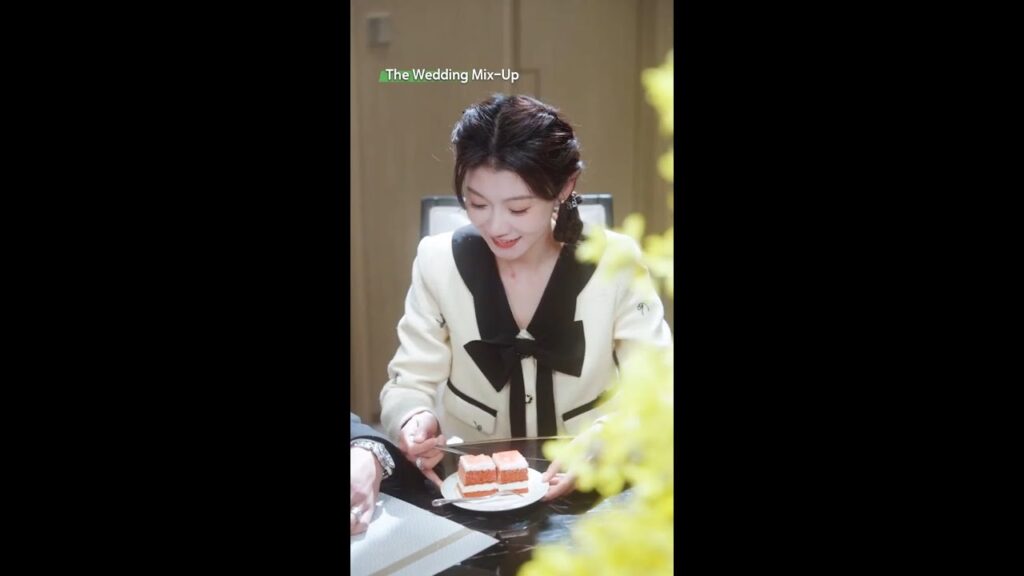 🍰😊 هل تريد أن تتذوّق هذا الكعك؟ #verticaldrama #shortdrama #mustwatch#MicroDrama #cdrama