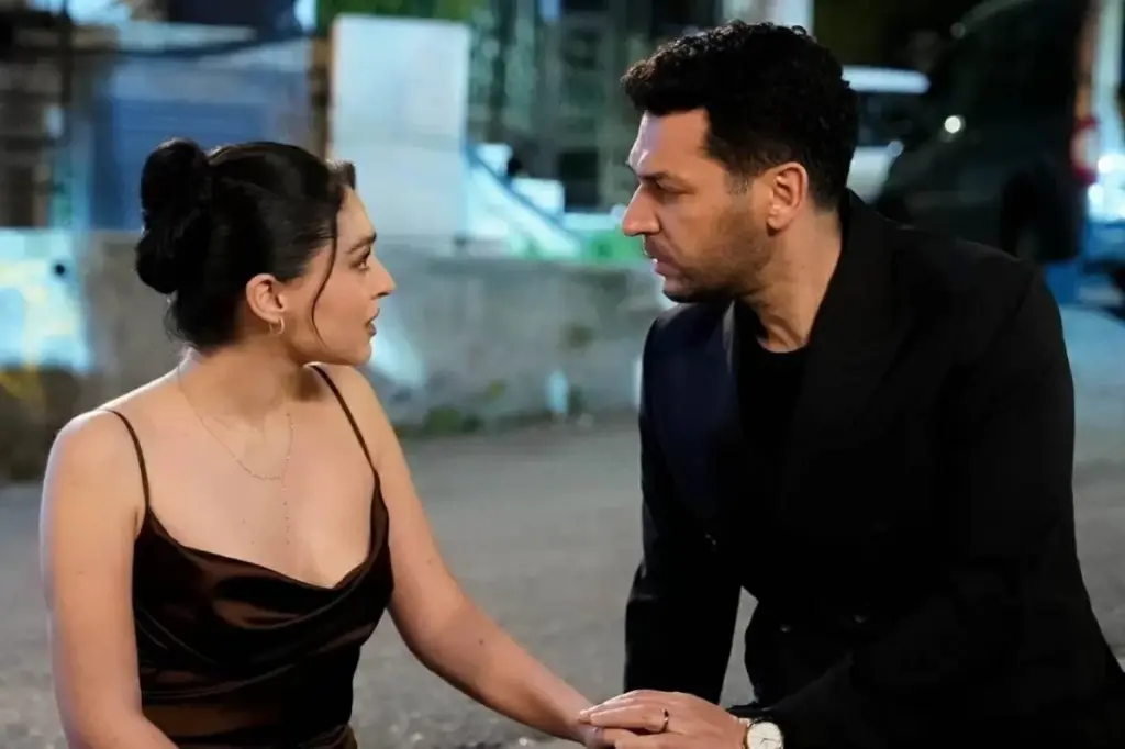 الصور الأولى من الحلقة 29 من مسلسل ورود وذنوب